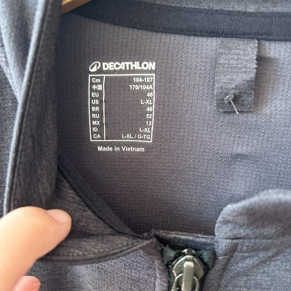 Decathlon Athletic Jacket Womens L/XL Gray Pockets Full Zip Front‎ Lightweight
